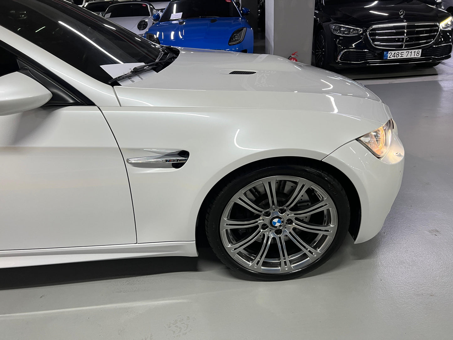 BMW E92 M3 | 43.958 km | Mineralweiß | DKG | Coupé