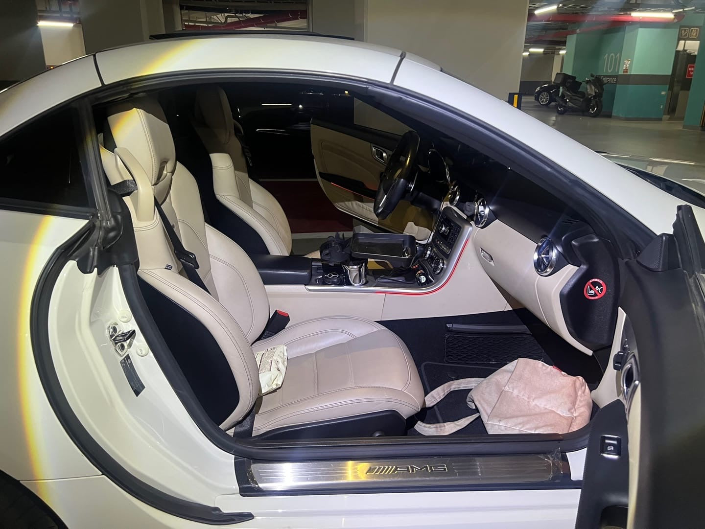 Mercedes-Benz SLK 55 AMG (R172) | 65.989 km | Calcitweiß | AMG SPEEDSHIFT PLUS 7G-TRONIC | Roadster | Südkorea