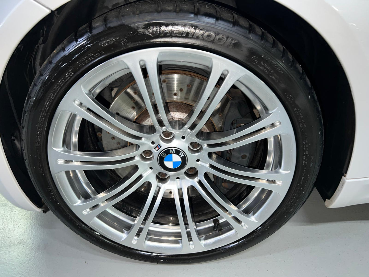 BMW E92 M3 | 43.958 km | Mineralweiß | DKG | Coupé