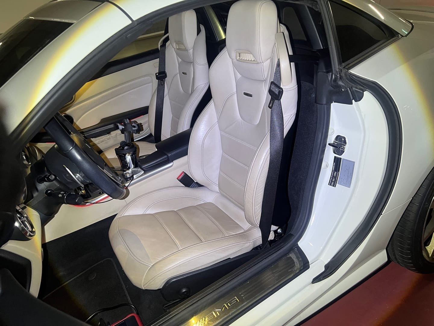 Mercedes-Benz SLK 55 AMG (R172) | 65.989 km | Calcitweiß | AMG SPEEDSHIFT PLUS 7G-TRONIC | Roadster | Südkorea