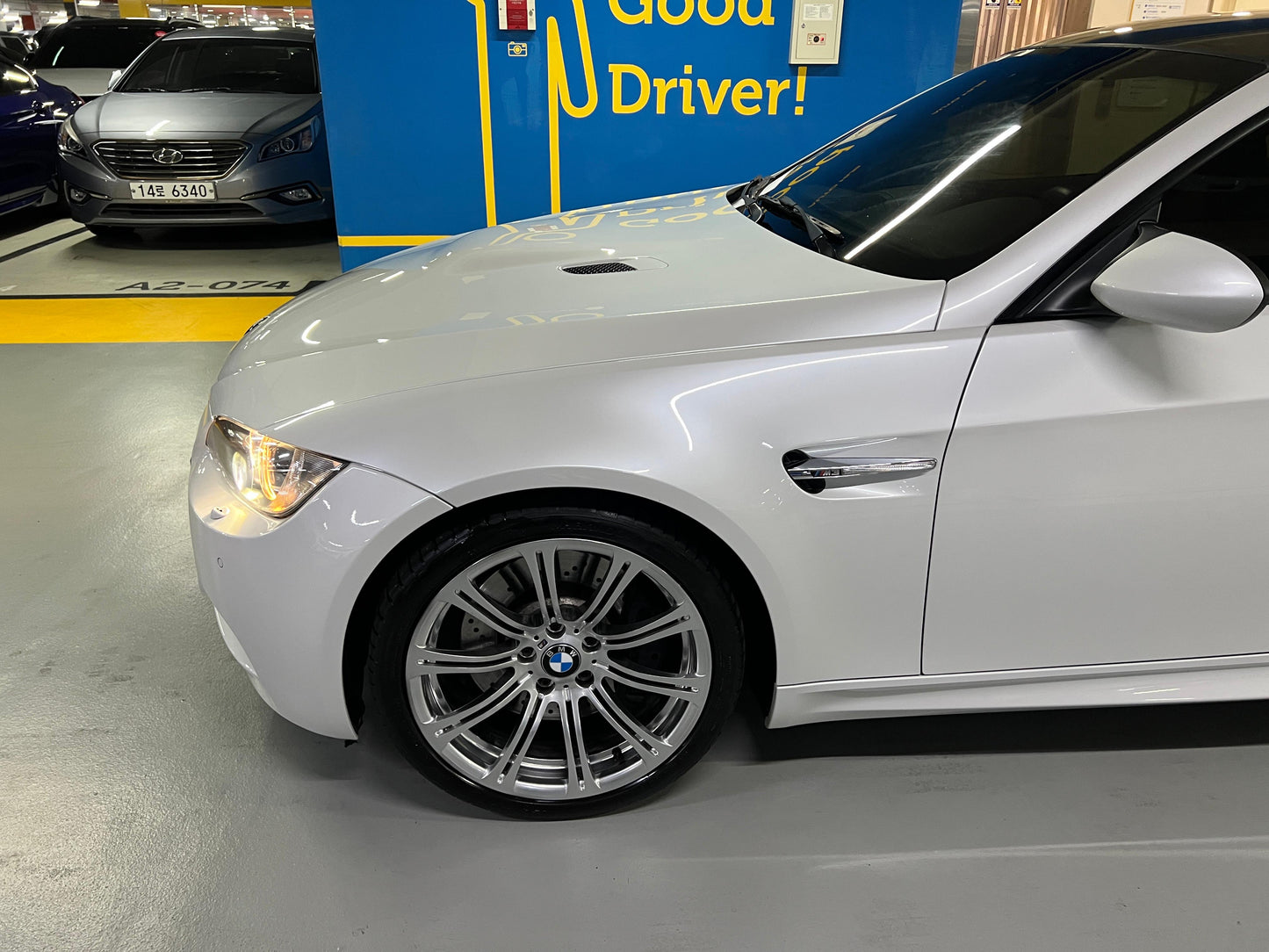 BMW E92 M3 | 43.958 km | Mineralweiß | DKG | Coupé
