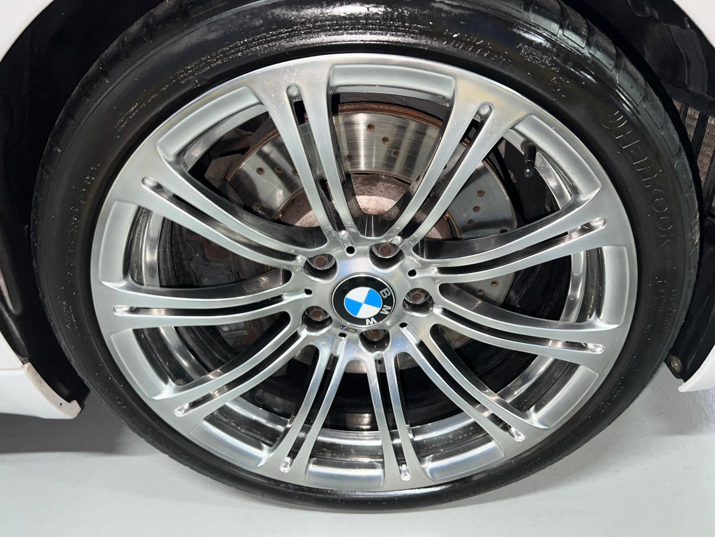 BMW E92 M3 | 43.958 km | Mineralweiß | DKG | Coupé