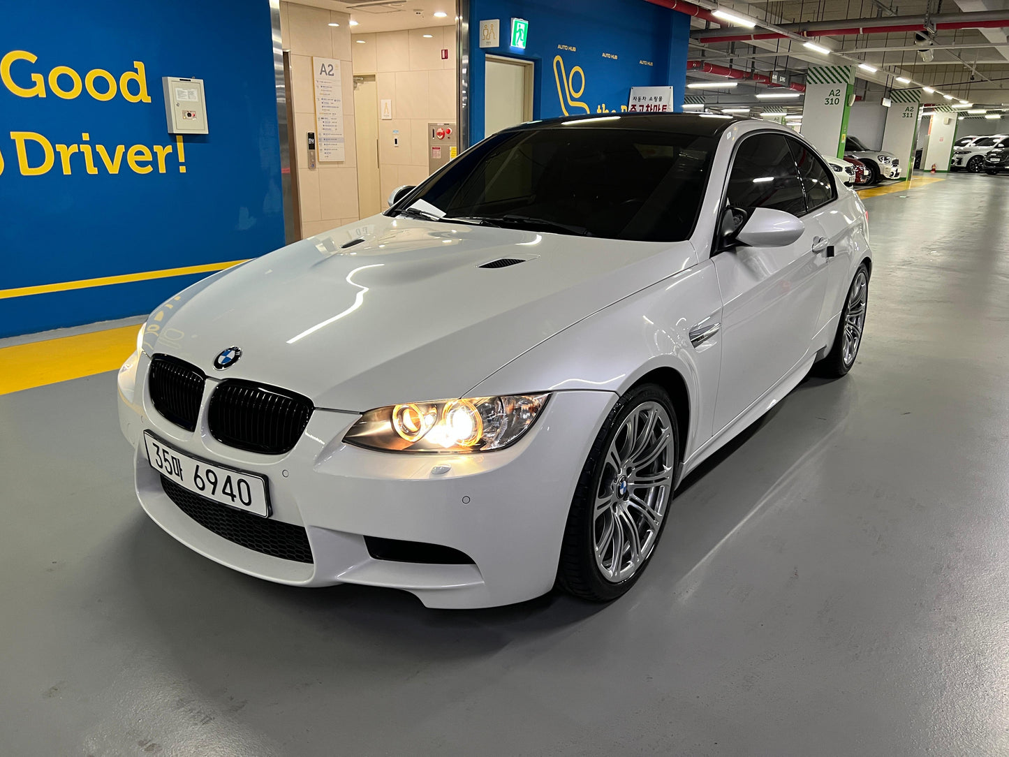 BMW E92 M3 | 43.958 km | Mineralweiß | DKG | Coupé