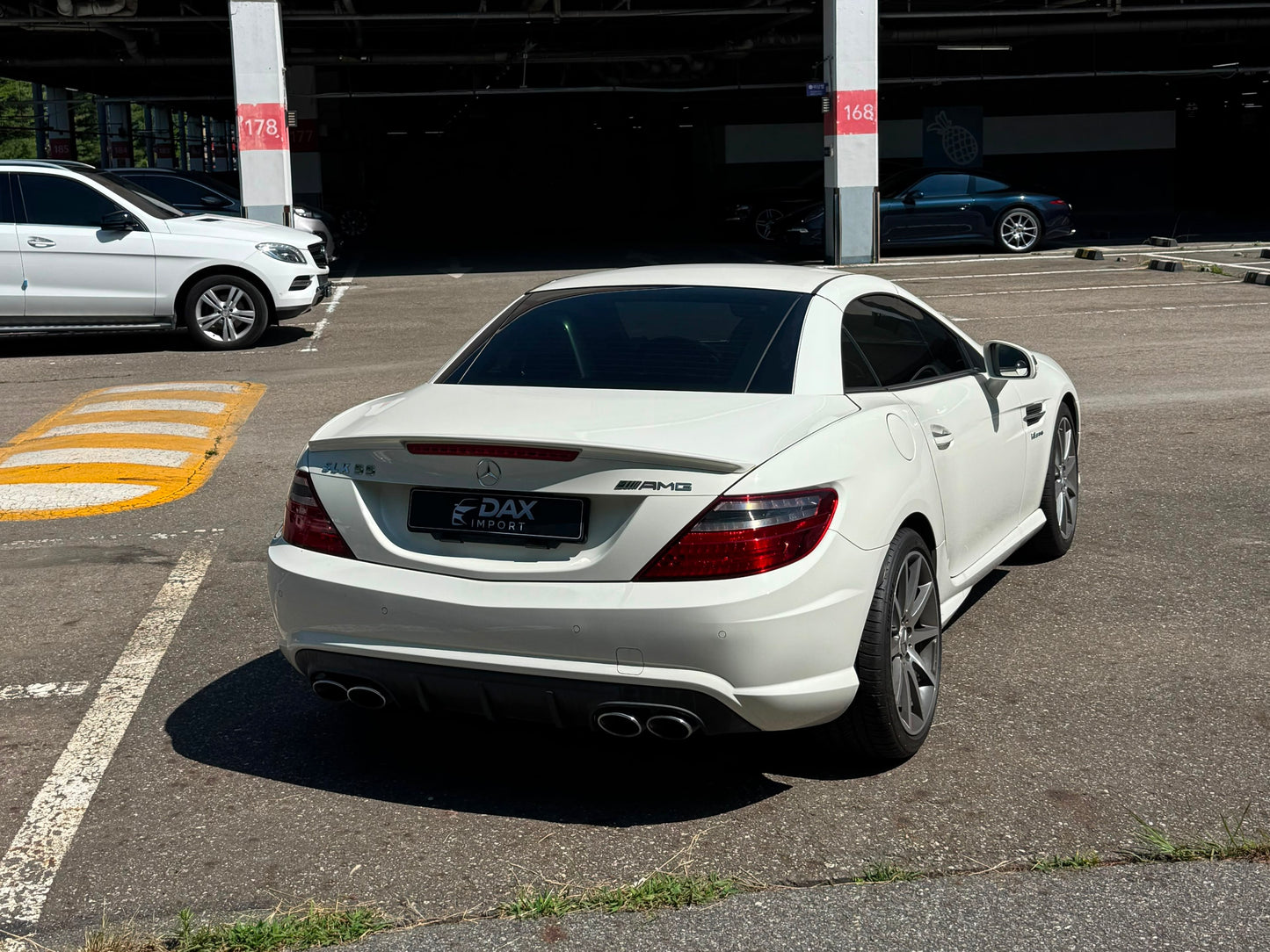 Mercedes-Benz SLK 55 AMG (R172) | 65.989 km | Calcitweiß | AMG SPEEDSHIFT PLUS 7G-TRONIC | Roadster | Südkorea